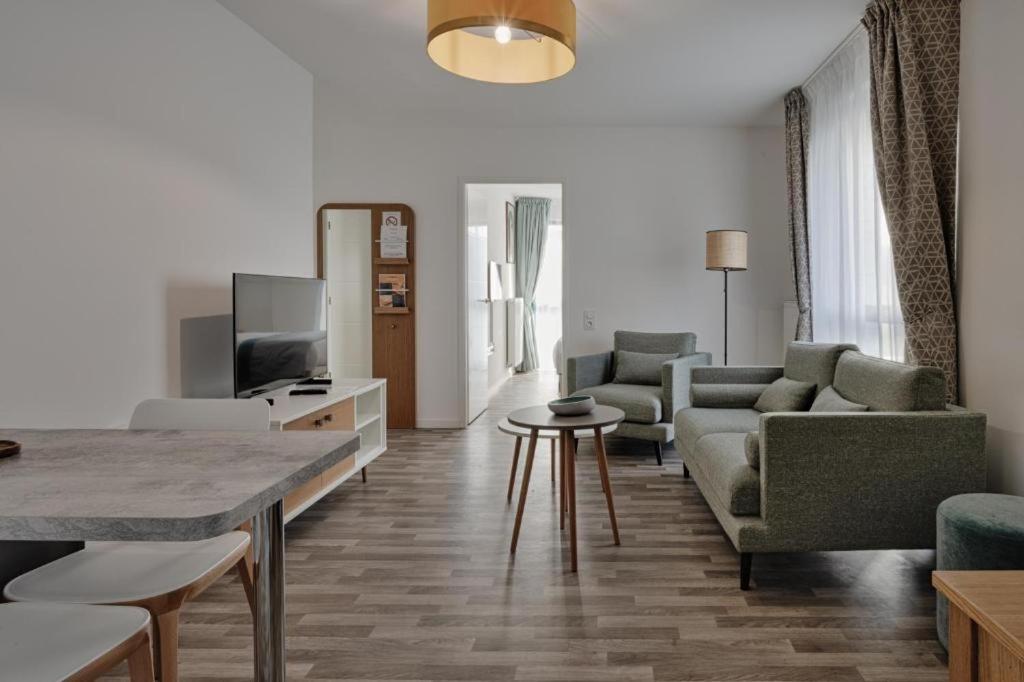 Domitys Le 225 Aparthotel Levallois-Perret Exteriör bild
